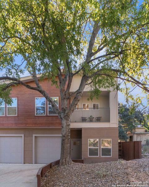 A home in Terrell Hills