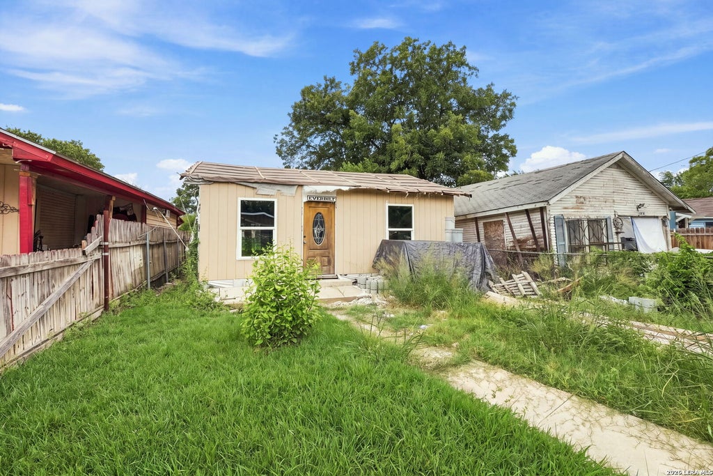 Photo of 2917 Chihuahua St, San Antonio, TX 78207 (MLS # 2014780)