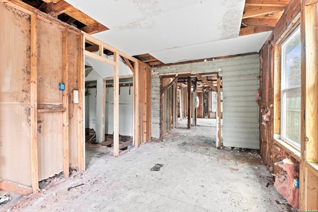 Photo of 2917 Chihuahua St, San Antonio, TX 78207 (MLS # 2014780)
