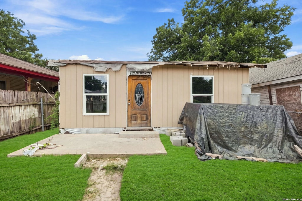 Photo of 2917 Chihuahua St, San Antonio, TX 78207 (MLS # 2014780)