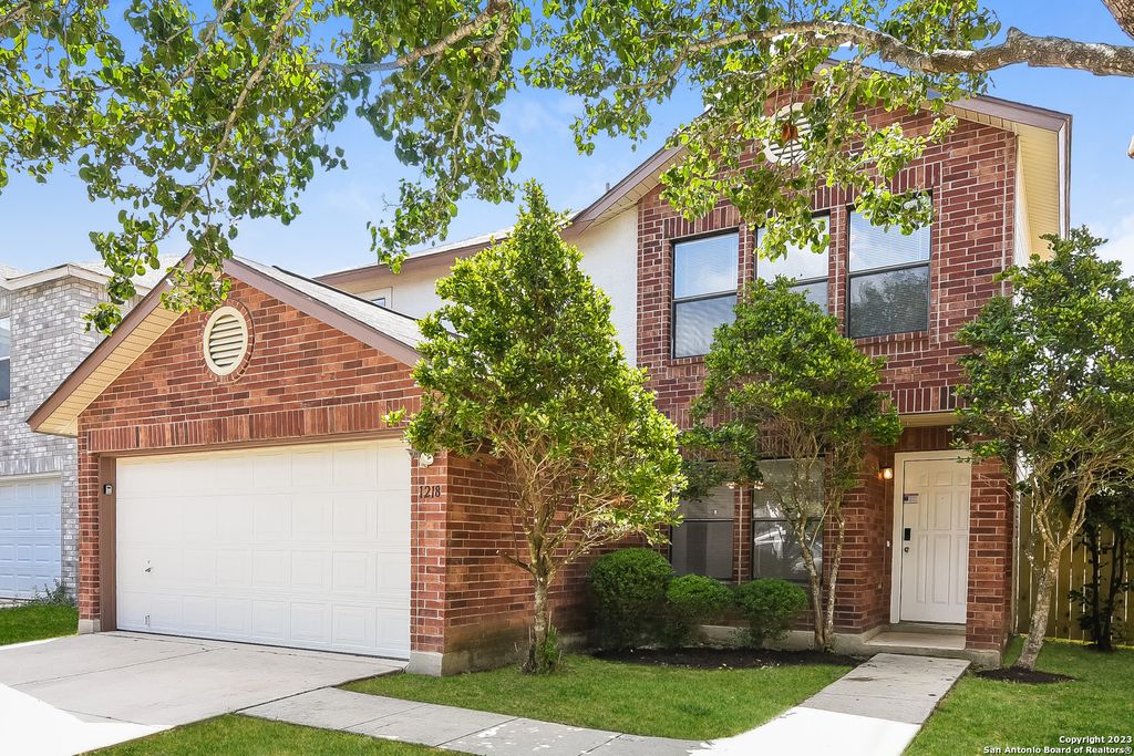 Photo of 1218 CROSSING OAKS, San Antonio, TX 78253 (MLS # 1917676)