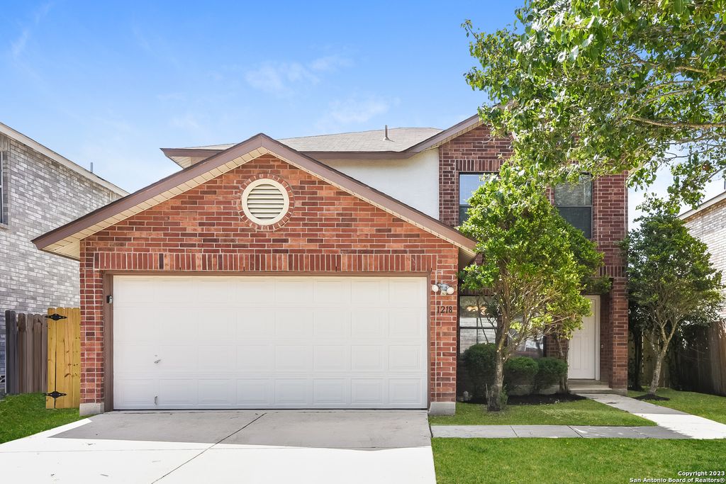 Photo of 1218 CROSSING OAKS, San Antonio, TX 78253 (MLS # 1917676)
