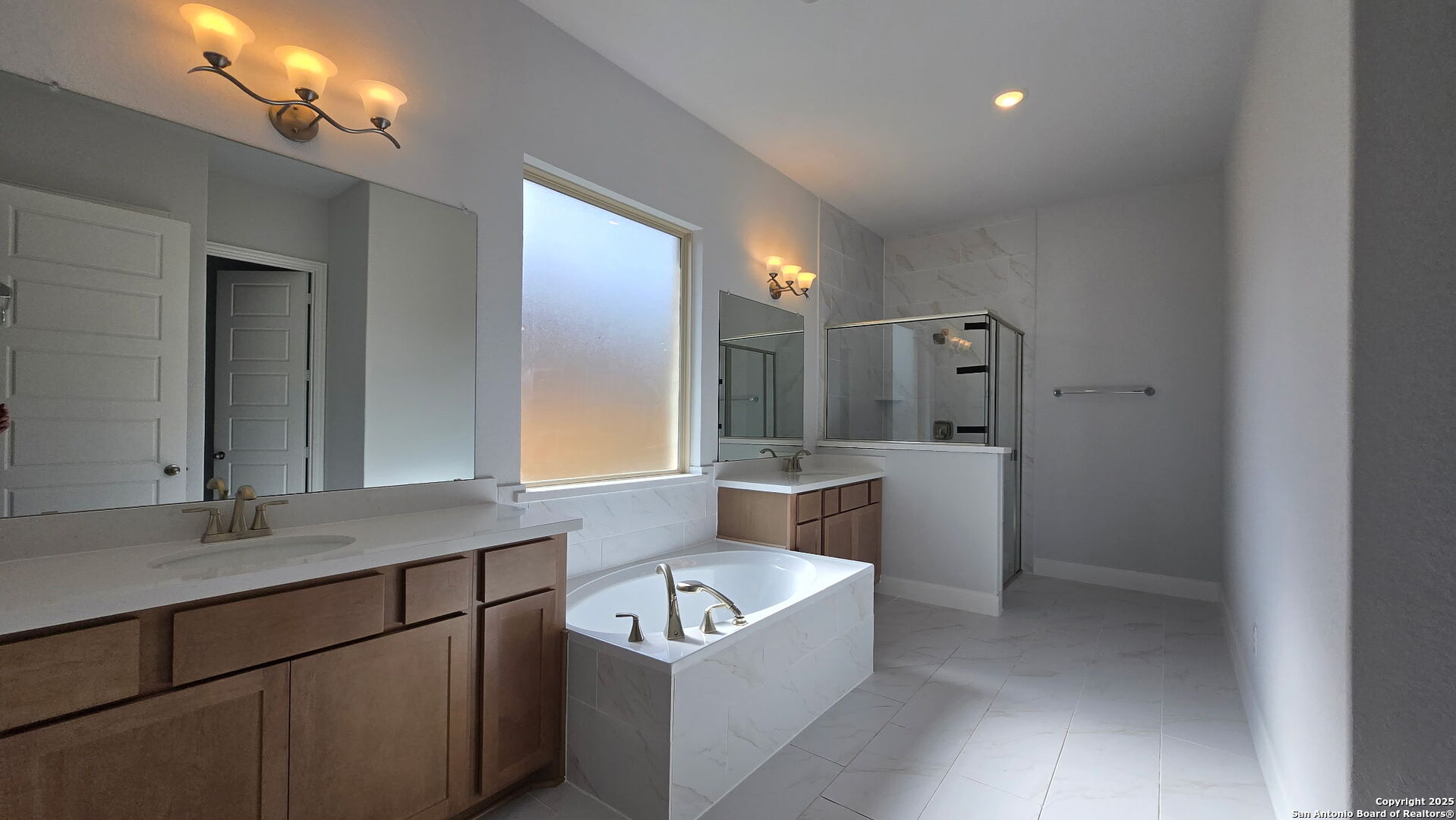 Search 2824 Reeves Lane