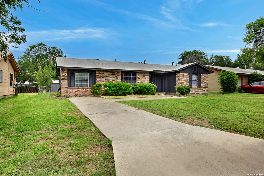 Photo of 4351 SUN GATE ST, San Antonio, TX 78217 (MLS # 2007387)
