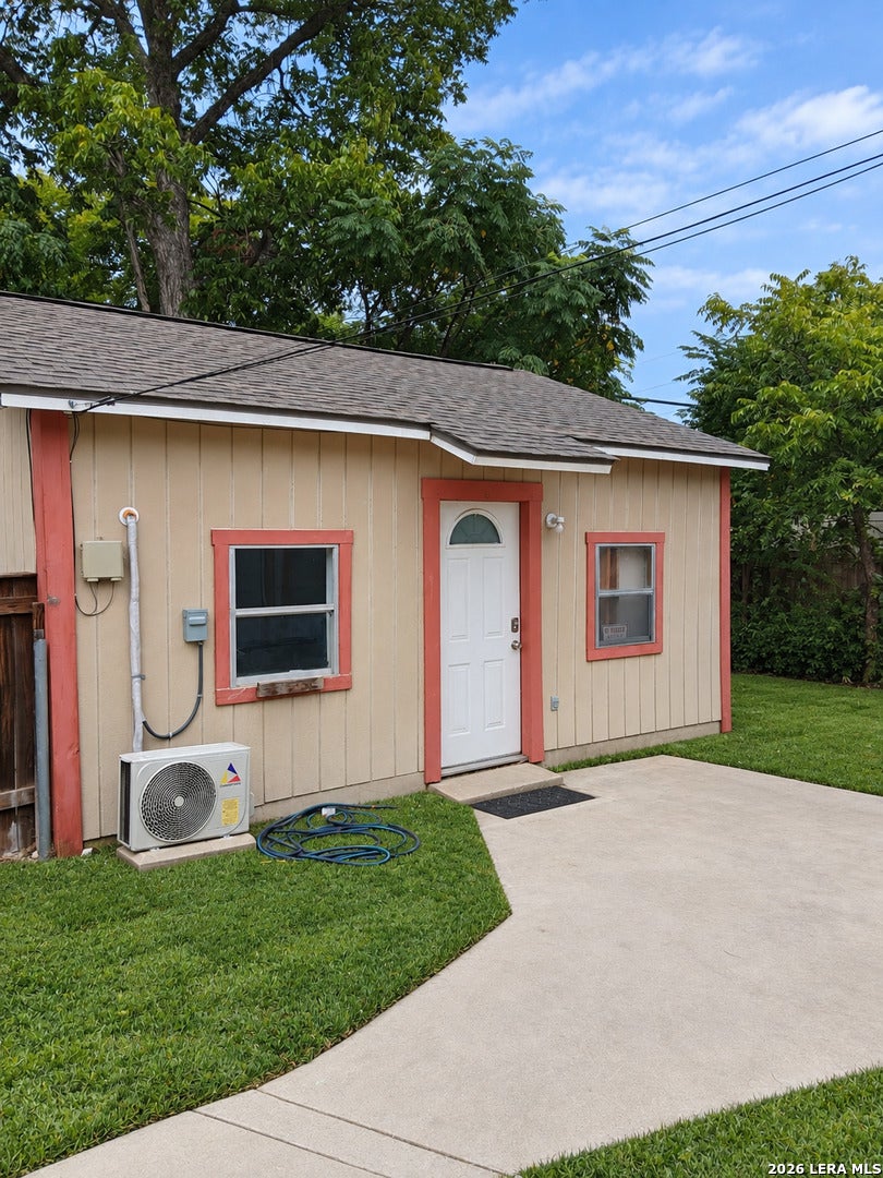Photo of 1915 Pasadena, San Antonio, TX 78201 (MLS # 2018163)