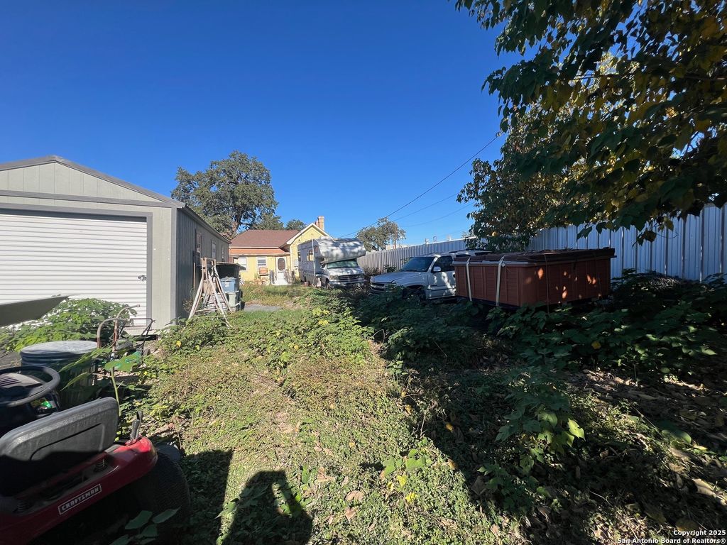 Photo of 423 W Main, Uvalde, TX 78801 (MLS # 1929747)