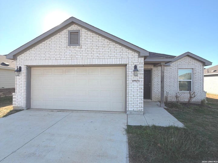 Photo 1 of 26 — 19923 Huckleberry, Lytle, TX 78052