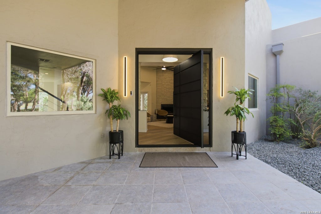 Photo of 1014 FLAGSTONE DR, San Antonio, TX 78260 (MLS # 2002787)