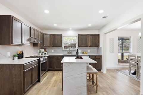 426 Zephyr Windcrest TX 78239