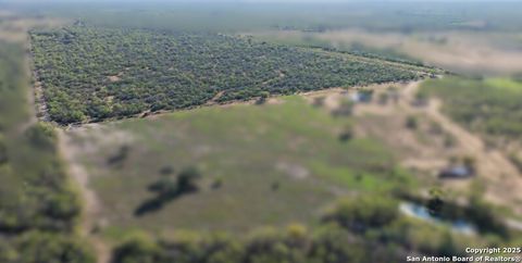 601 Co Rd 642 Yancey TX 78886