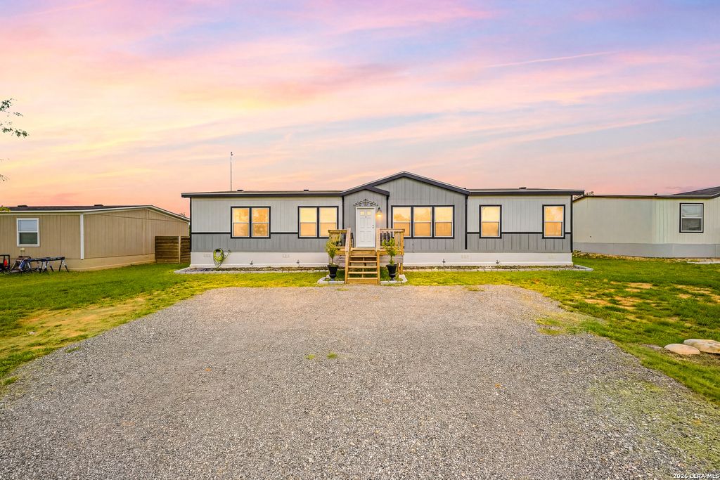 Photo of 173 VIRIDIAN VW, Pleasanton, TX 78064 (MLS # 1972600)