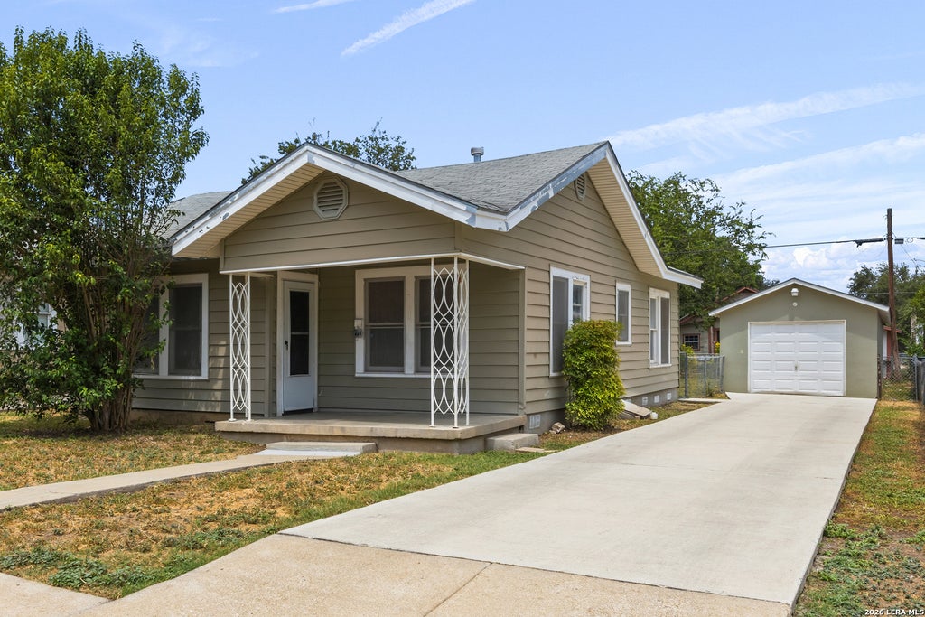 Photo of 227 LINARES ST, San Antonio, TX 78225 (MLS # 2012750)
