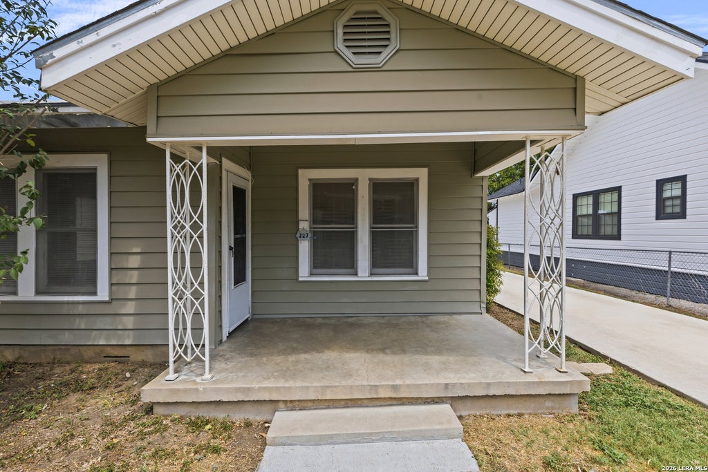 Photo of 227 LINARES ST, San Antonio, TX 78225 (MLS # 2012750)
