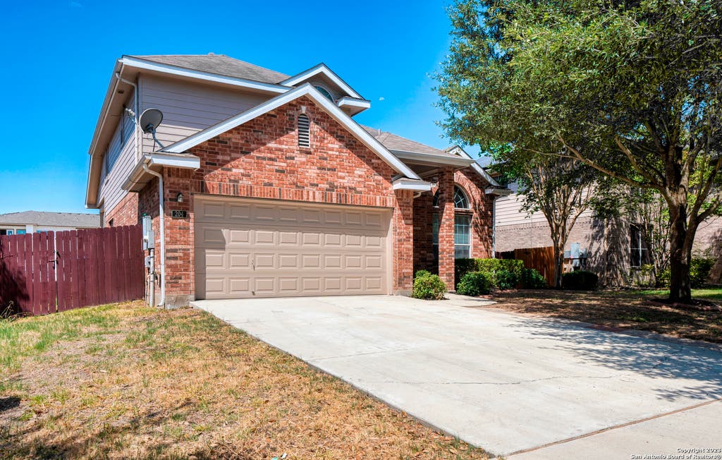 Photo of 204 FIREBIRD RUN, Cibolo, TX 78108 (MLS # 2010124)
