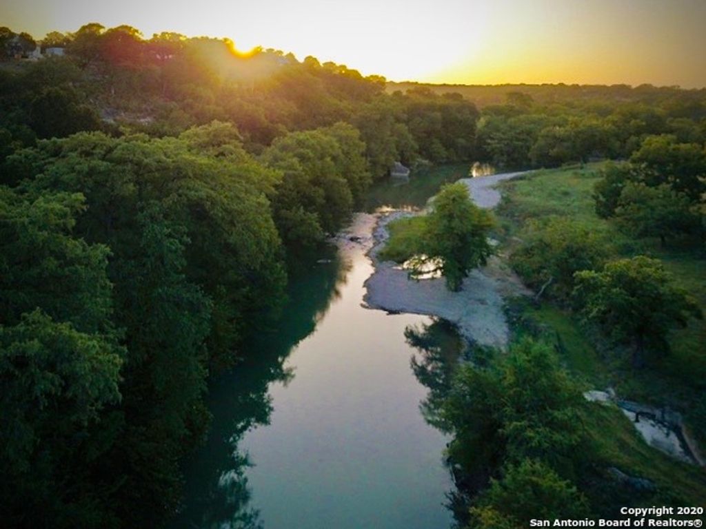 Photo of 212 hoskins, Boerne, TX 78006 (MLS # 1948251)