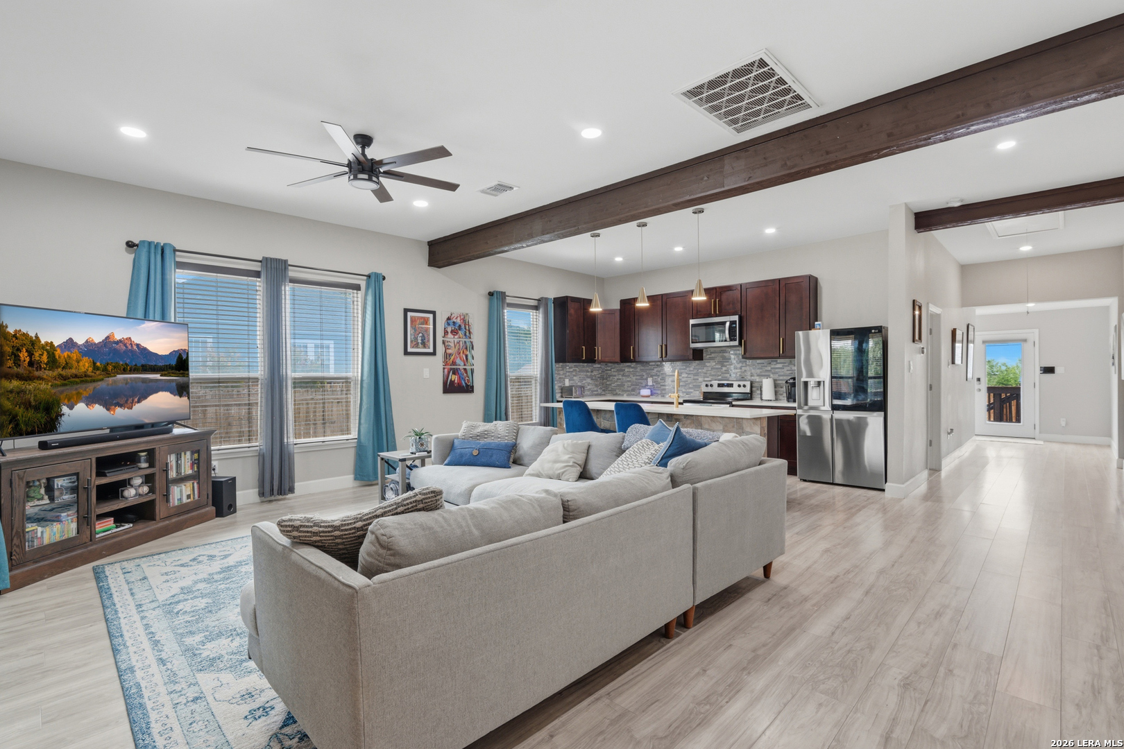 327 W Baylor St