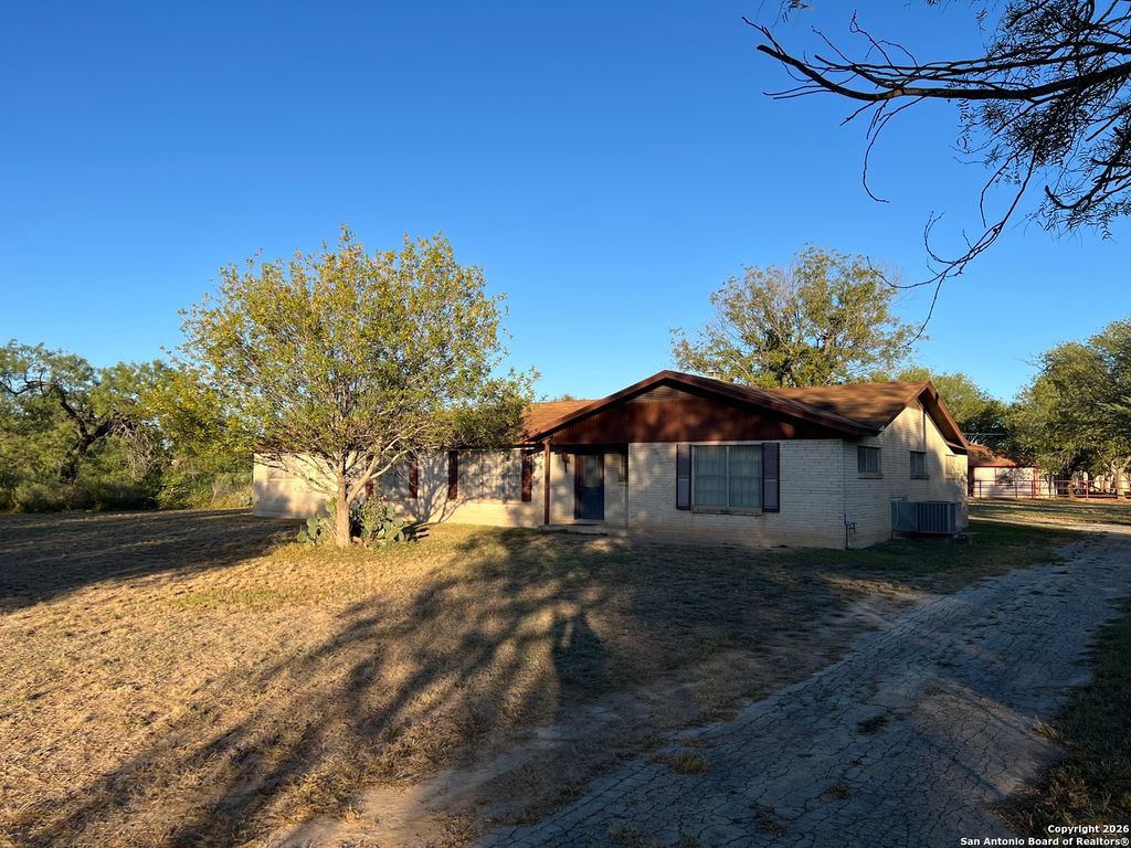 Photo of 1924 garner field, Uvalde, TX 78801 (MLS # 1930891)