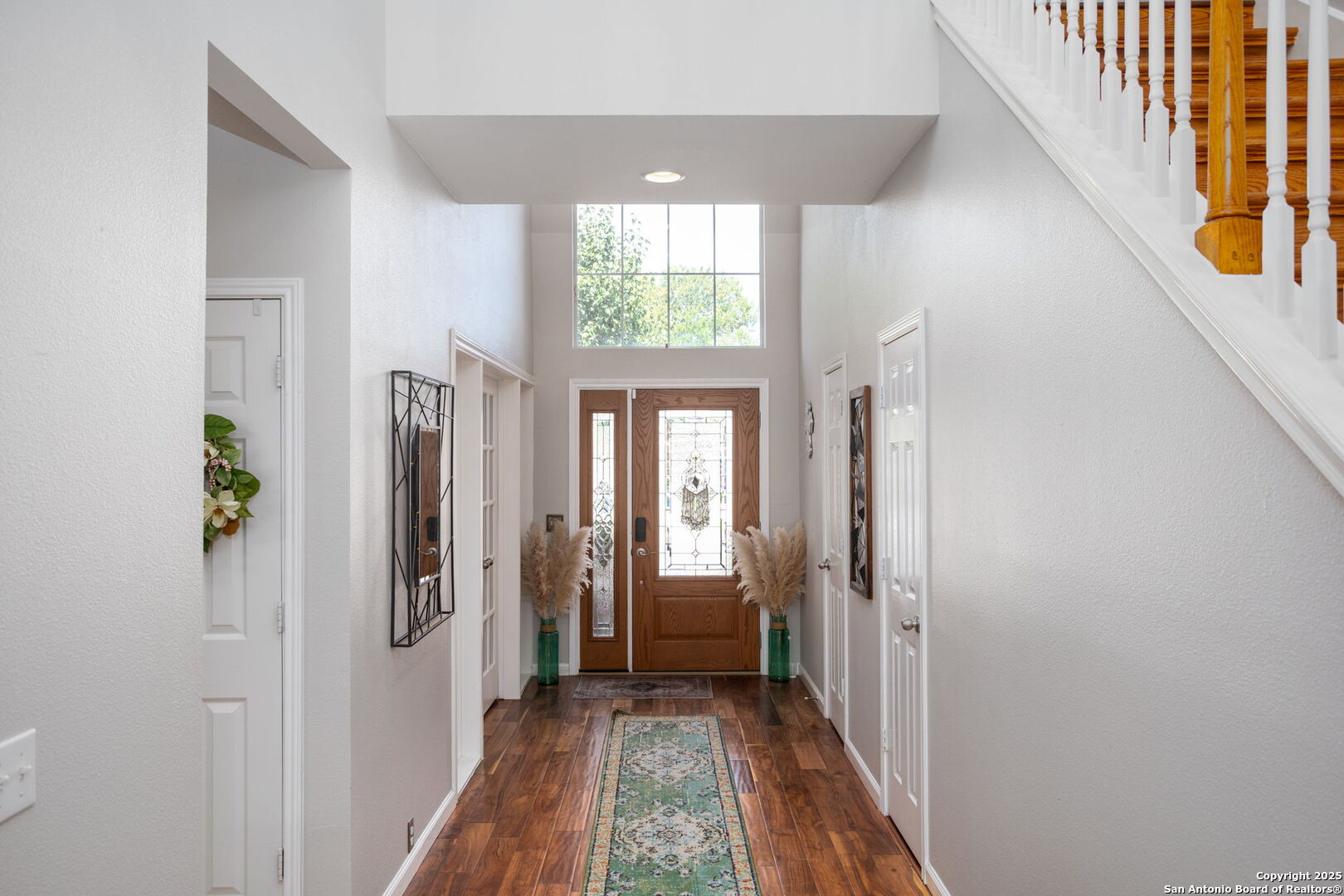 20926 Encino Pebble