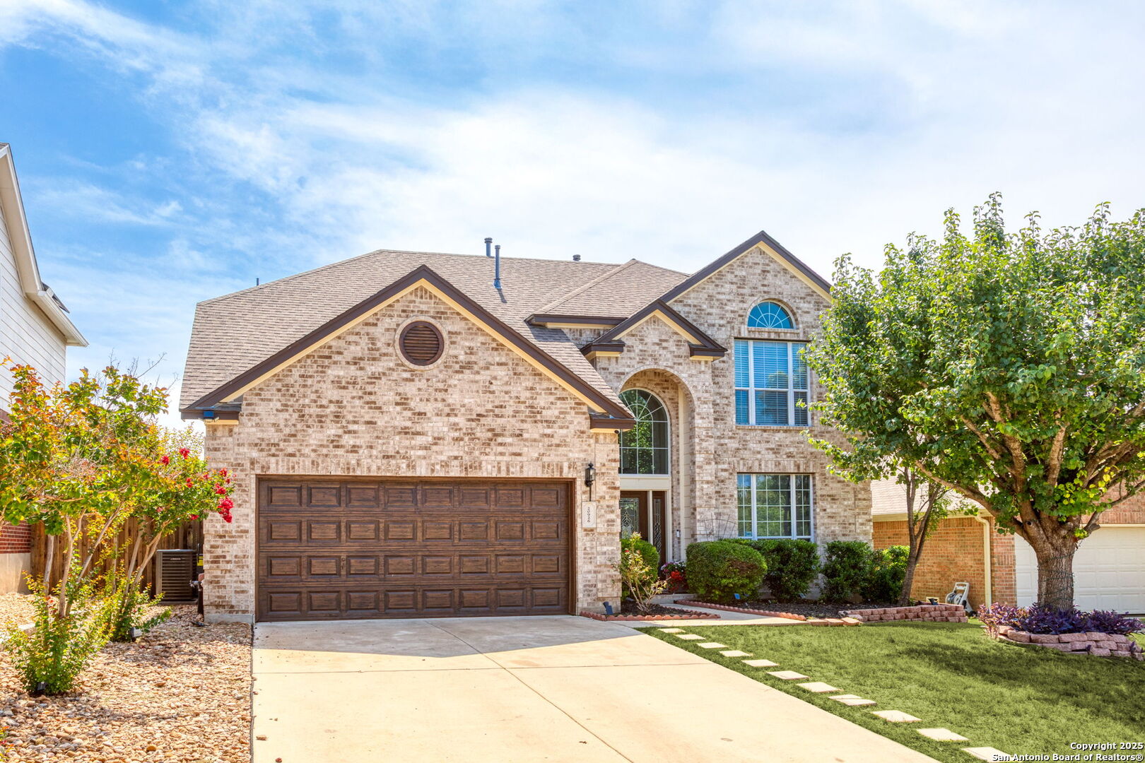 20926 Encino Pebble