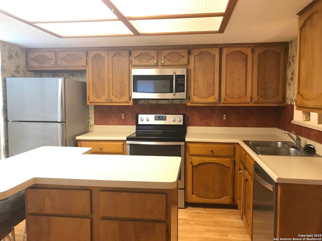 Photo of 6015 Glen Heather, San Antonio, TX 78240 (MLS # 1899000)
