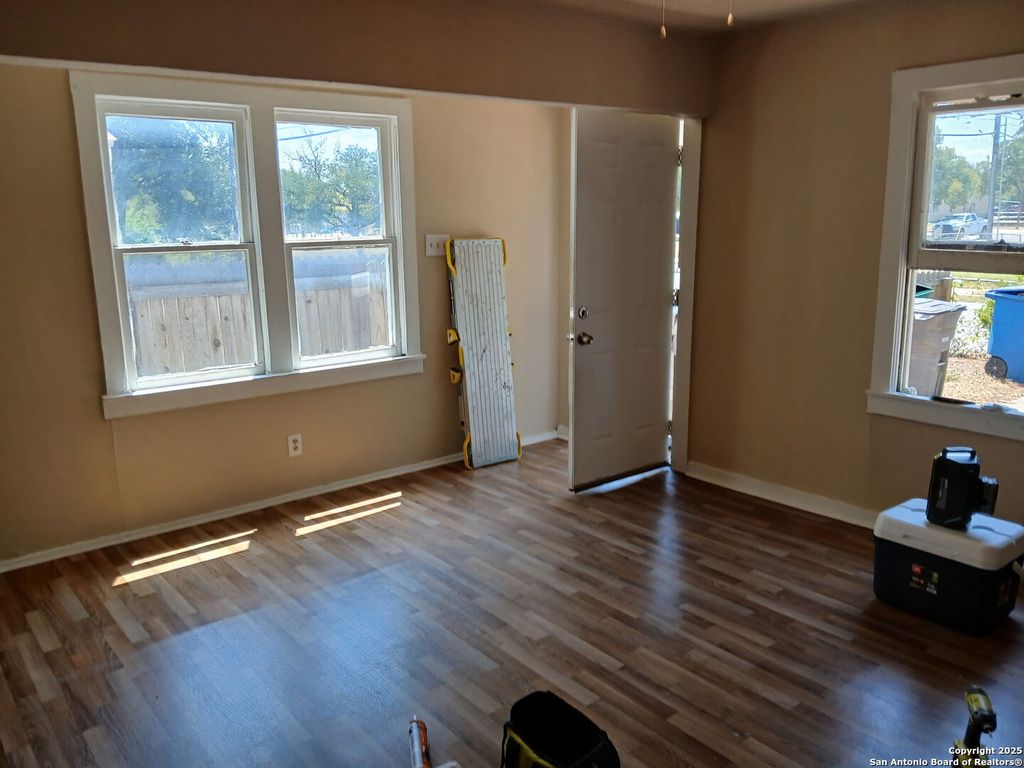 Photo of 1503 Lombrano, San Antonio, TX 78207 (MLS # 1906945)