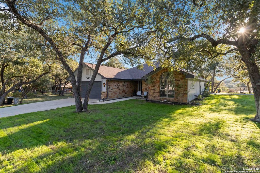 Photo of 2450 Grandview, Canyon Lake, TX 78133 (MLS # 1926757)