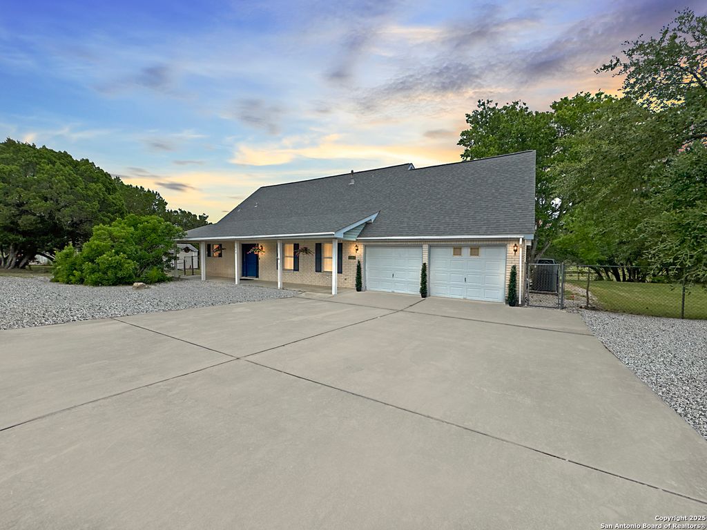 Photo of 149 Gallagher, Canyon Lake, TX 78133 (MLS # 1879925)