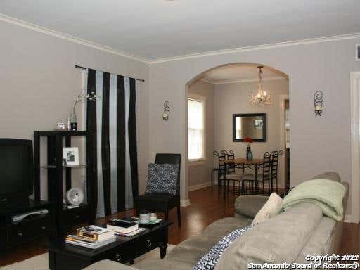 Photo of 335 E ROSEWOOD AVE 1 #1, San Antonio, TX 78212 (MLS # 2004067)