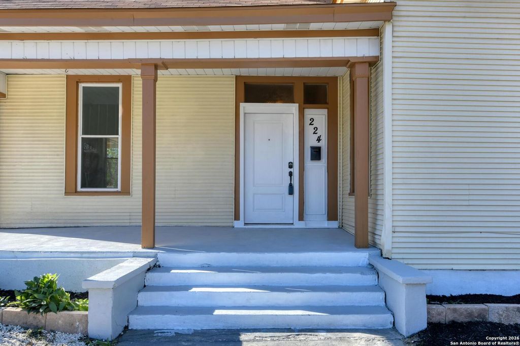 Photo of 224 E Rische, San Antonio, TX 78204 (MLS # 1931980)