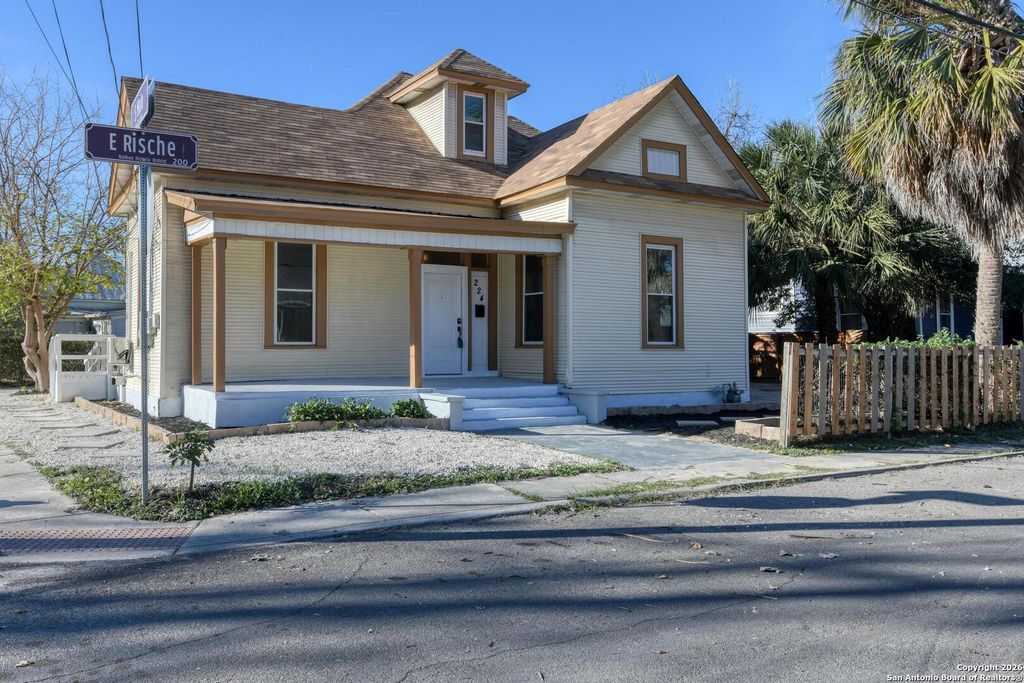 Photo of 224 E Rische, San Antonio, TX 78204 (MLS # 1931980)
