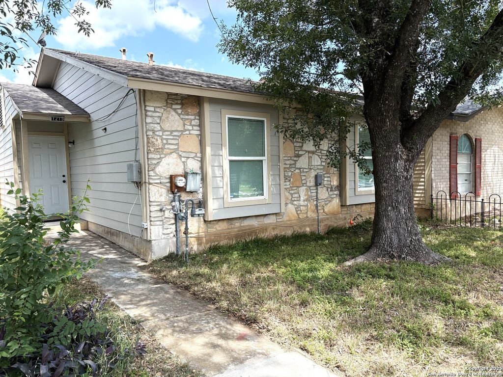 Photo of 1215 Klondike, San Antonio, TX 78245 (MLS # 1874765)