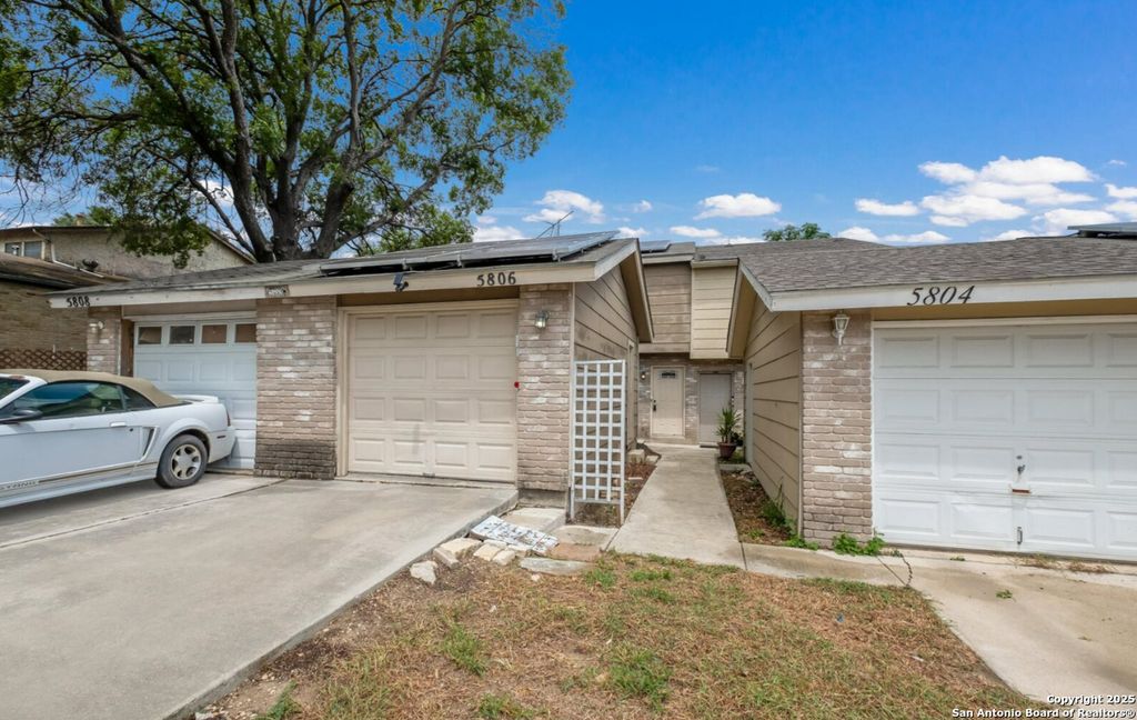 Photo of 5806 Rue Royale, San Antonio, TX 78240 (MLS # 1921952)