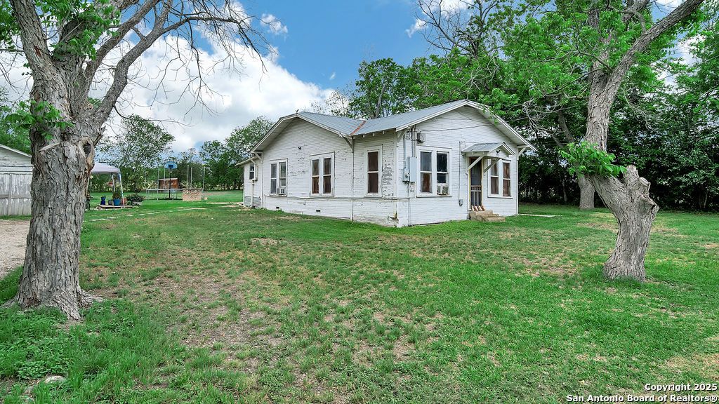 Photo of 270 Country Ln, Cibolo, TX 78108 (MLS # 1866192)