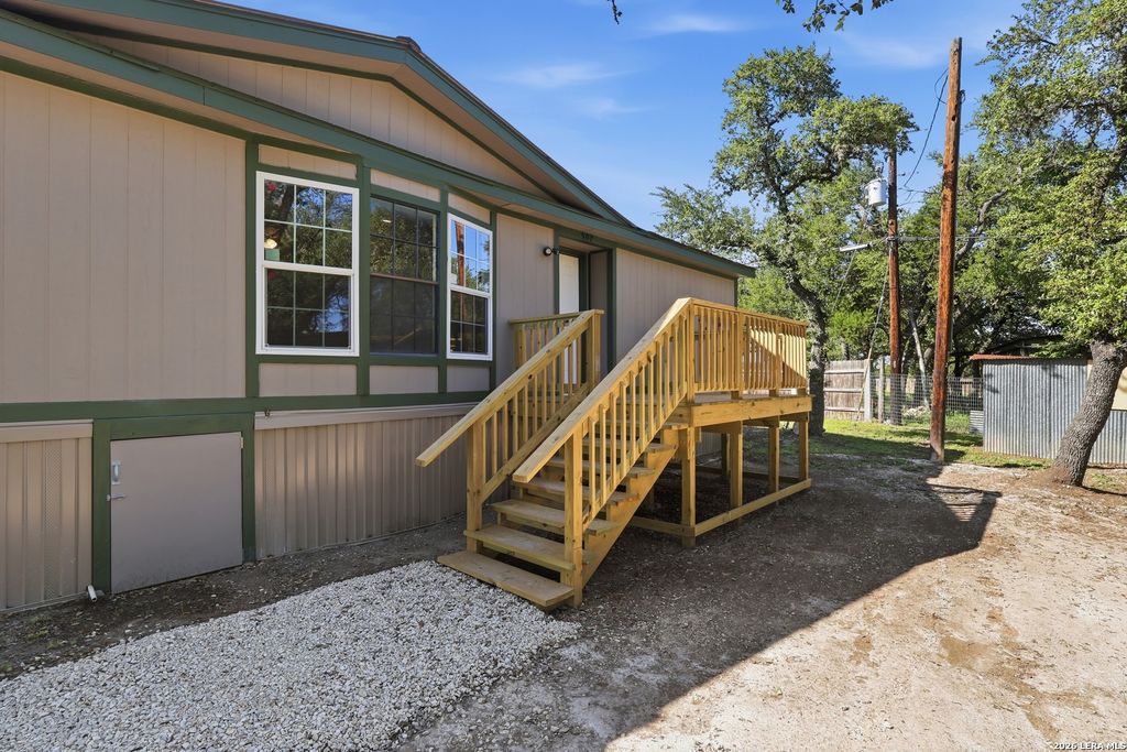 Photo of 507 Forest Hill St, Canyon Lake, TX 78133 (MLS # 1967979)