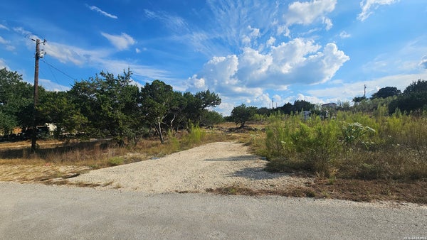 282 BLACKFOOT TRAIL, BANDERA, TX 78003 - Image ced4c536b9fa75e75e92c431285953f7/4132467480
