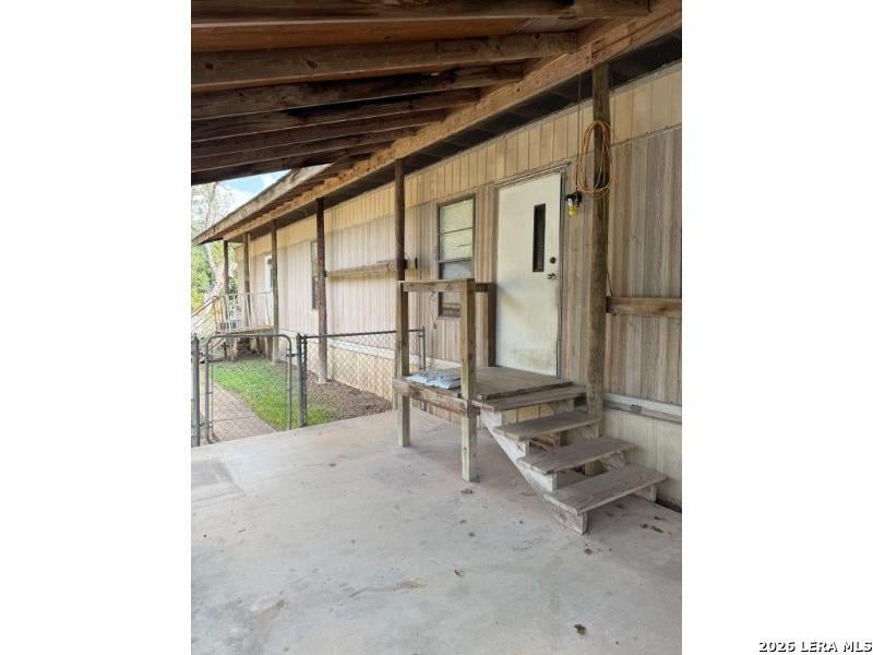 709 RIDGECLIFF DR