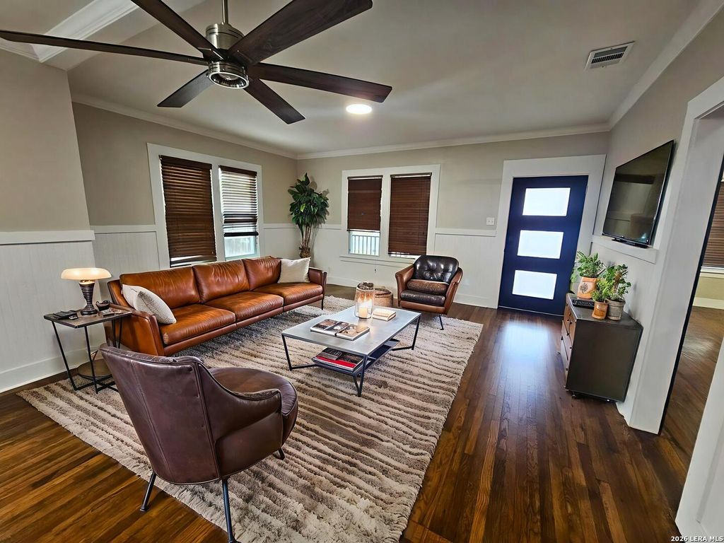 Photo of 624 S AUSTIN ST, Seguin, TX 78155 (MLS # 1959067)