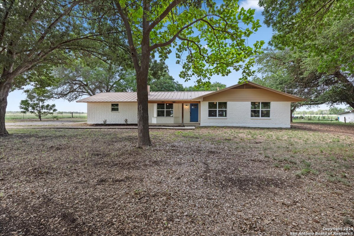 View Marion, TX 78124 house