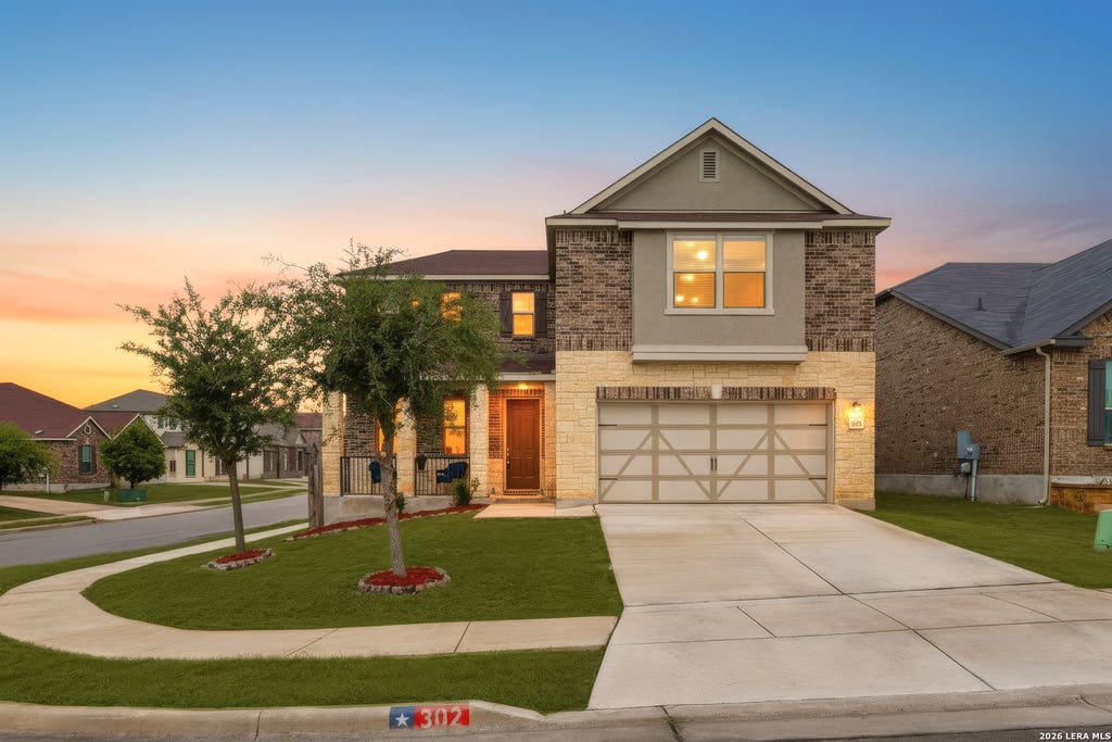Photo of 302 SHADOW TER, Universal City, TX 78148 (MLS # 1971999)
