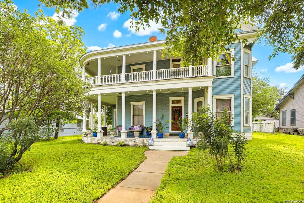 Photo of 757 N GETTY ST, Uvalde, TX 78801 (MLS # 1991415)