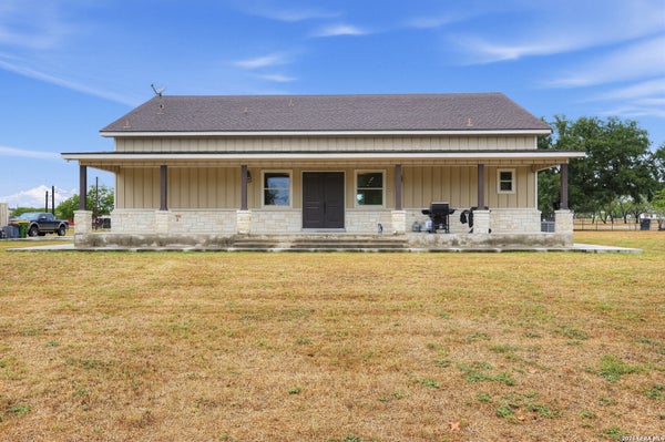 105 OAK VIEW DR, LA VERNIA, TX 78121 - Image cf11ce435d010de078f8d85feed7fd60/3297642145