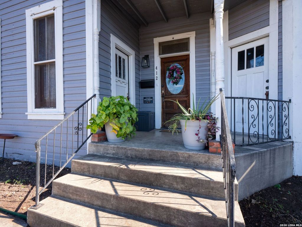 Photo of 412 Dallas Street, San Antonio, TX 78215 (MLS # 1943019)