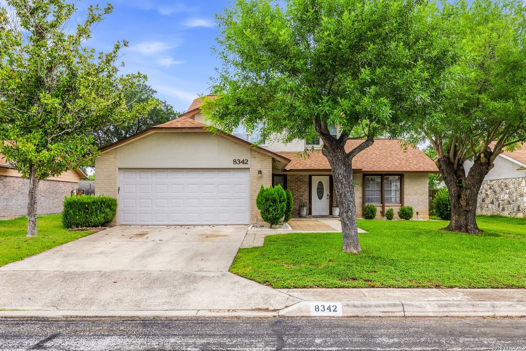 Photo of 8342 Thorncliff Dr, San Antonio, TX 78250 (MLS # 2000640)
