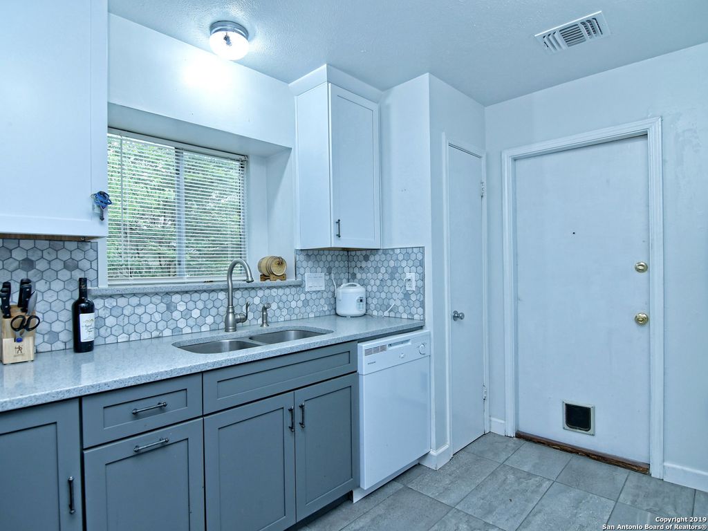 Photo of 6234 WELLES CREEK DR, San Antonio, TX 78240 (MLS # 2003585)