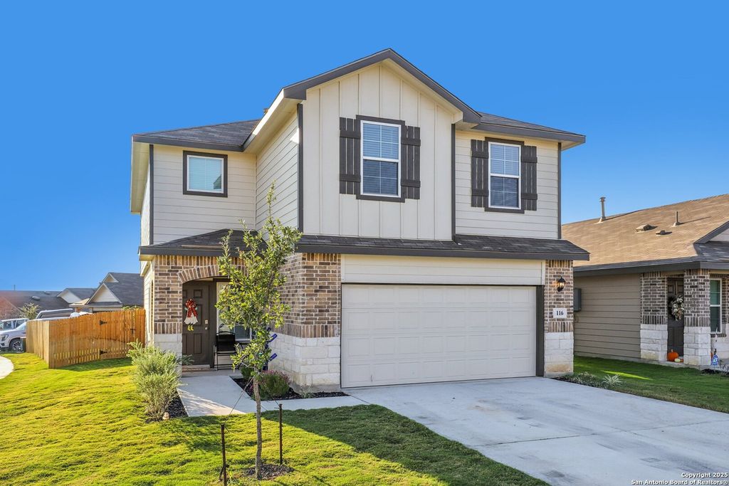 Photo of 116 Middle Green, Floresville, TX 78114 (MLS # 1917764)