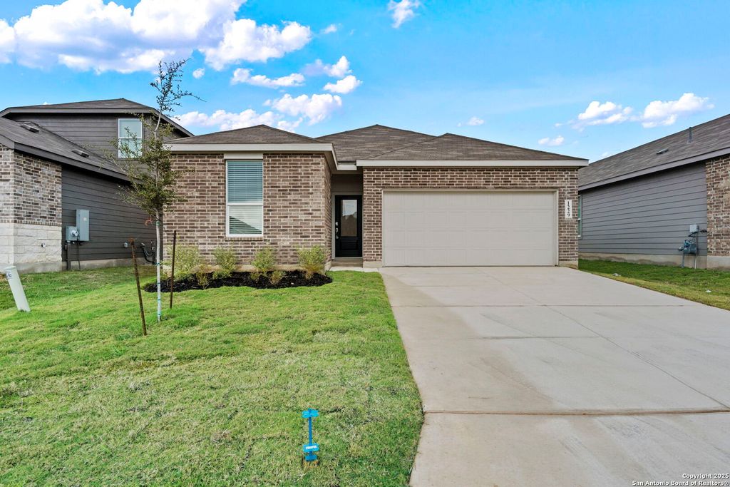Photo of 473 Wolf Crest Blvd, Seguin, TX 78155 (MLS # 1951776)