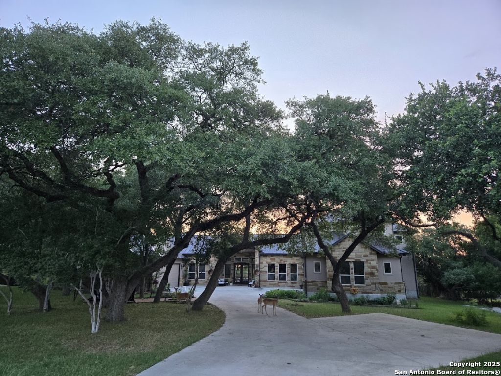 656 River way