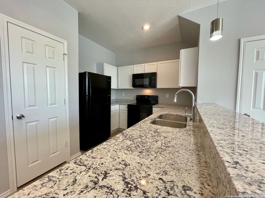 Photo of 6922 Crestway Rd 4 #4, San Antonio, TX 78239 (MLS # 1916395)