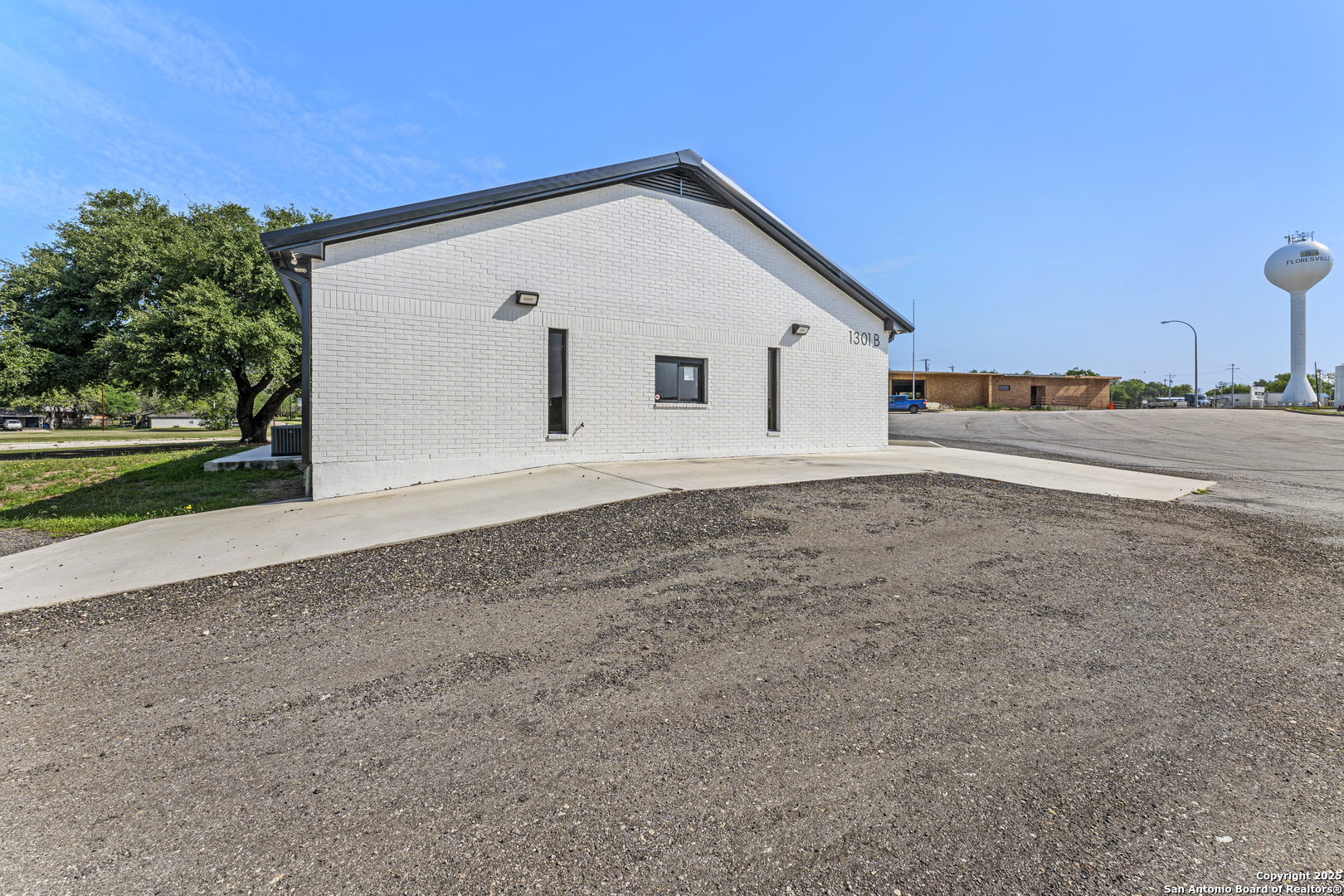 1301 Hospital Blvd BLDG