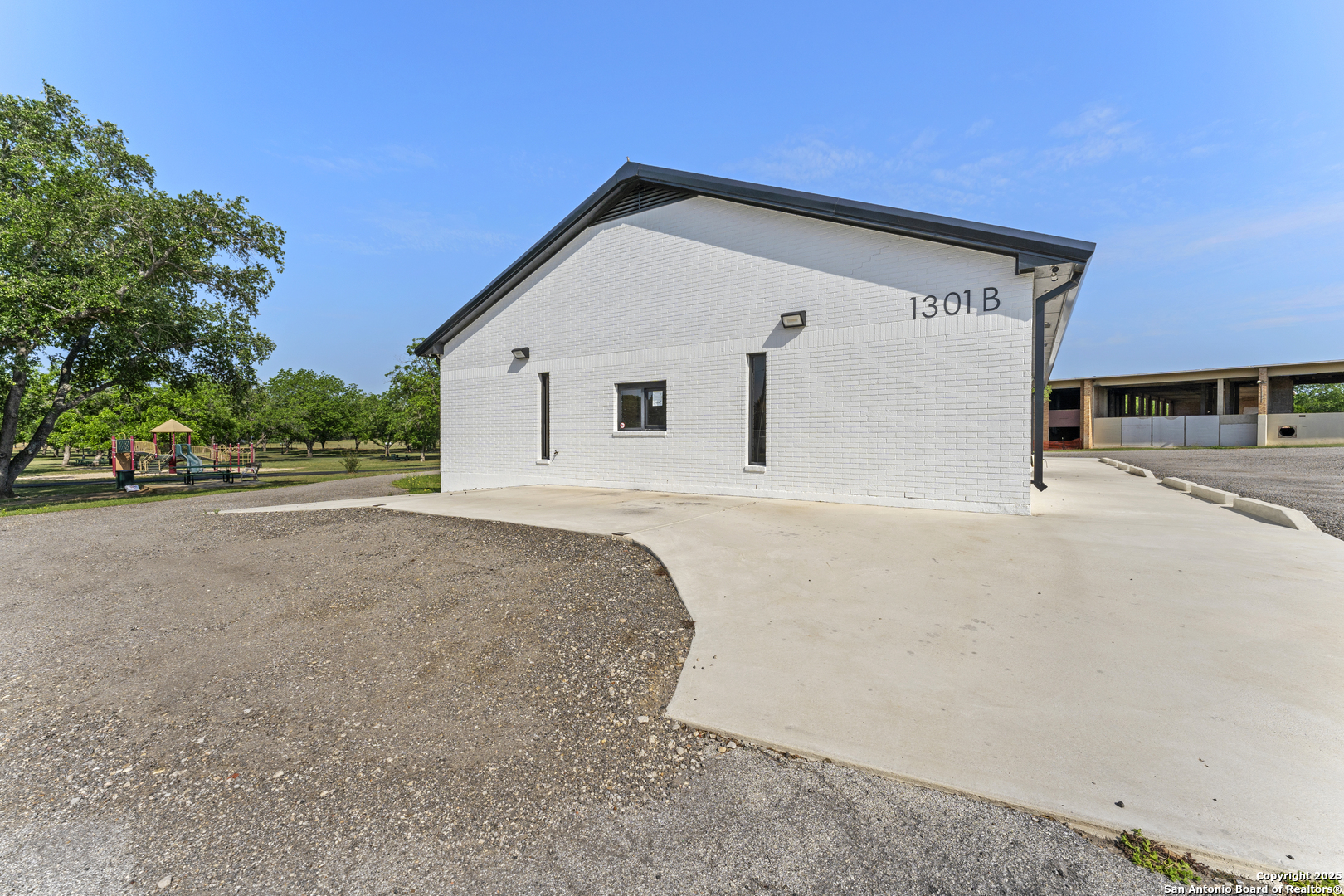 1301 Hospital Blvd BLDG
